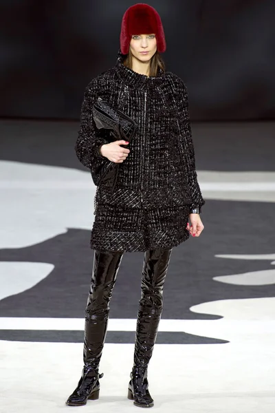 Look 17